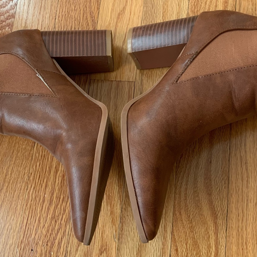 Brown Pointed Toe Ankle Boots. Wide Calf friendly. Size 8.5 - Picture 3 of 11